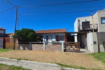 OPORTUNIDAD!!!! Chalet en Venta 2 ambientes - quincho, parque, parrilla, a metros de la costa Barrio Santa Elena - Santa Clara del Mar
